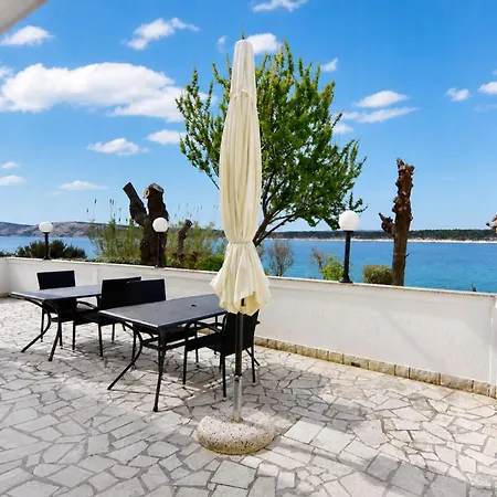 Seafront On The Island Of Rab דירה