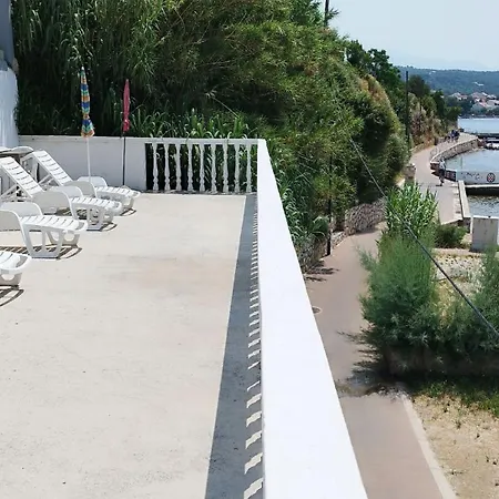 Seafront On The Island Of Rab דירה
